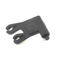 Bras d'actionneur moulé par injection en plastique noir sur mesure, type fourche, avec levier de verrouillage à clipser pour contrôle mécanique
