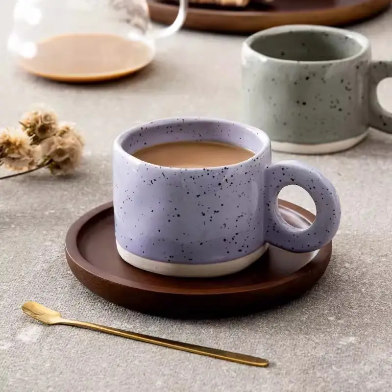 Fashional चीनी मिट्टी के बरतन मग कॉफी चाय कप धब्बेदार काले डॉट डिजाइन अंगूठी संभाल सिरेमिक बैंगनी नॉर्डिक Drinkware कॉफी कप मग