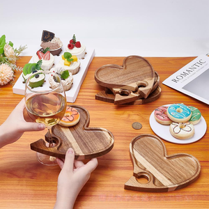 Assiettes à apéritif en bois d'acacia en forme <span class=keywords><strong>de</strong></span> cœur avec emplacement pour porte-verre à vin, petit <span class=keywords><strong>plateau</strong></span> <span class=keywords><strong>de</strong></span> service pour charcuterie, pour les faveurs <span class=keywords><strong>de</strong></span> mariage - Product Image 6