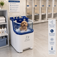 Station de lavage pour chiens en acrylique transparent de luxe avec hydrothérapie et fonctionnalités premium, pour une visualisation en temps réel