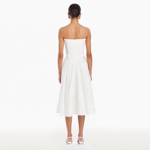 Damen Baumwoll-Midikleid Schulterfreies Kleid mit Tiefer Taille Selbstbedeckende Knöpfe Vorne Raffungsdetails Weißes Sommer-Midikleid - Product Image 4