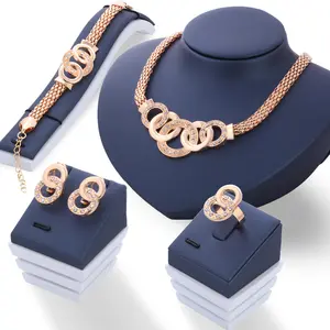 4 teile/satz Roségold silbrig Strass Halskette Armband Ring Ohrringe Mode Schmuck Sets für Frauen Großhandel