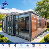 Maison conteneur préfabriquée extensible de 20 pieds avec murs en EPS de 75 mm, 4 chambres, 2 salles de bain, galvanisée, type villa, pour location en camping-caravane