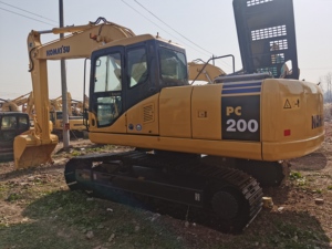 รถขุดโคมัตสึ PC200-7 20 ตัน ได้รับการรับรองมาตรฐาน CE |   รถขุดไฮดรอลิกมือสองจากญี่ปุ่น พร้อมเครื่องยนต์และเกียร์คัมมินส์ สำหรับงานหนัก - Product Image 2