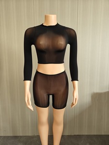 Set Due Pezzi in Tessuto Lucido Elasticizzato in 6 Colori, con Top Corto a Maniche Lunghe <span class=keywords><strong>e</strong></span> Shorts Aderenti - Product Image 6