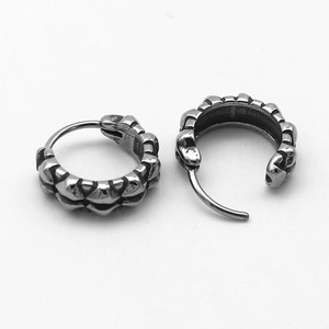 Yunnique Boucles d'oreilles Huggie géométriques en acier titane unisexe, petites boucles d'oreilles créoles tendance, bijoux - Product Image 2