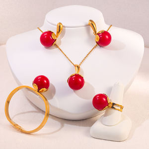 Set di Gioielli da Donna in Acciaio Inossidabile Placcato Oro 18k con Perle, Conchiglie, Zirconi, Ciondoli a Forma di Quadrifoglio, Farfalla e Cuore, Collana, Anelli, Orecchini e Bracciale - Product Image 2