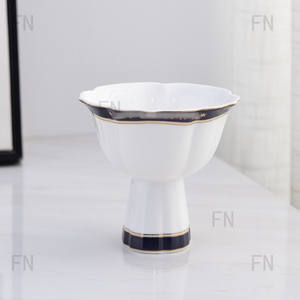 Ensemble de bols à dîner de style luxueux au design classique avec bord doré, plusieurs tailles, en porcelaine fine, assiettes profondes rondes en céramique - Product Image 5