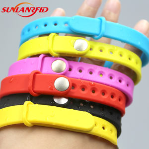 Sunlanrfid 방수 재사용 <span class=keywords><strong>NFC</strong></span> 팔찌 조정 가능한 <span class=keywords><strong>NFC</strong></span> 팔찌 13.56Mhz 실리콘 밴드 - Product Image 4