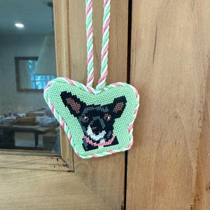 Nhà Máy Bán Buôn Tùy Chỉnh Cá Nhân Polyester Mềm Nhung Needlepoint Quà Tặng Túi Quyến Rũ Dễ Thương Pet Dog Quyến Rũ - Product Image 2