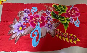 Premium Rayon Sarong Pintado a mano Diseño de flores tropicales Ropa de playa para mujeres de Indonesia Ropa de las islas de Asia y el Pacífico - Product Image 2