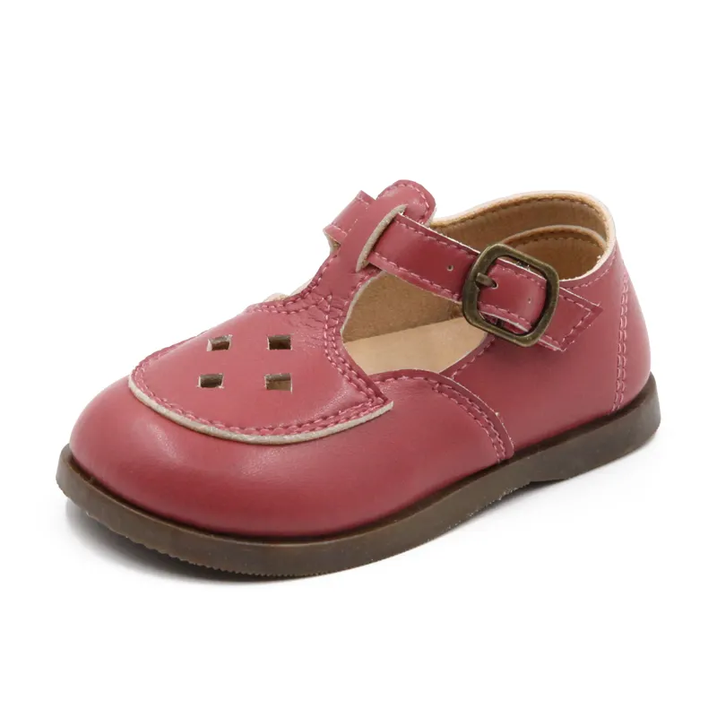 Spring and summer new children's leather shoes Brock hollowed out leather shoes girls breathable Korean soft soled baby shoes