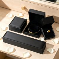 Boîte à bijoux en cuir noir brossé, fabrication directe d'usine, logo OEM personnalisé, coffret cadeau pour bague, bracelet, collier
