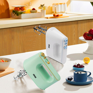 Batteur électrique Dsp avec fouet et crochet pétrisseur pour la pâtisserie et la préparation de crème, 240V, blanc - Product Image 2