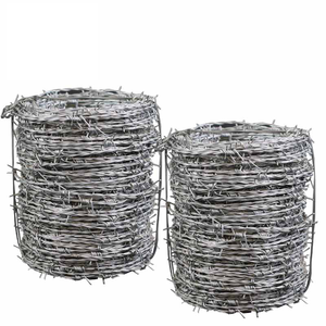 Haute qualité 400m/500m par rouleau bas <span class=keywords><strong>prix</strong></span> prison <span class=keywords><strong>barbelé</strong></span> clôture <span class=keywords><strong>électrique</strong></span> fil <span class=keywords><strong>barbelé</strong></span> galvanisé à chaud - Product Image 2