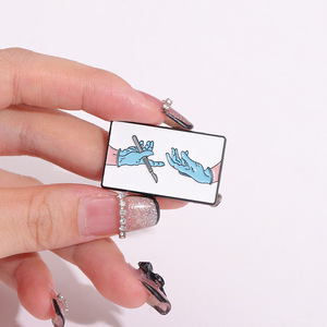 Cirurgia do médico Broche Esmalte Pins Criativo SE VOCÊ SEGURAR STAB Anatomia Cirurgia Ferramentas Broches Jóias Médica Emblema para Médicos - Product Image 4