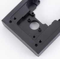 Plaque de support en aluminium/acier inoxydable anodisé noir usinée CNC sur mesure et brochée pour appareils optiques et électroniques