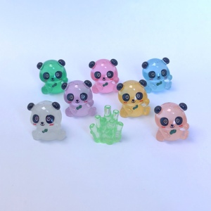 Nouvelles 100 figurines miniatures de panda de dessin animé, mignonnes, lumineuses et qui brillent dans le noir, pour la décoration de paysages et de bureaux - Product Image 2