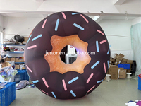 La publicité extérieure géant gonflable beignet ballon chocolat accessoires alimentaires sucrés gonflables
