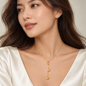 Collar con Colgante de Tres Lunas Crecientes, Acero Inoxidable, Chapado en Oro de 14K, Colores Oro y Plata, Ajustable 41+6 cm - Product Image 5