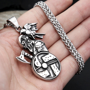 Collar Vikingo de Acero Inoxidable con Colgante de Escudo y Hacha, Diseño Único, Joyería para Hombre, Regalo - Product Image 4