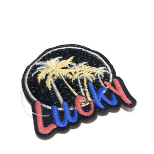 Venta al por mayor de parches de lentejuelas de fútbol brillo día del juego bordado logotipo personalizado parches de lentejuelas para la ropa - Product Image 6