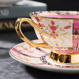 Tasse à café haut de gamme, exquise, de luxe léger, design européen en céramique, au style unique, particulièrement belle. - Product Image 4