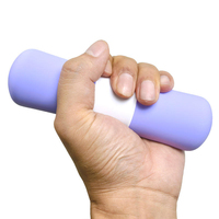 Haltère de yoga de performance au design minimaliste, avec noyau en fonte massif, logo personnalisé et esthétique épurée