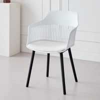 Chaises de salle à manger en plastique PP épais pour la maison, le bureau, la salle à manger, design moderne pour les salons de thé et les pâtisseries, chaises avec dossier, petits tabourets
