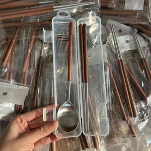 Juego de Cubiertos Portátiles con Mango de Madera, Cuchillo, Cuchara y Tenedor, Ideal para Campamento, Picnic, Viajes al Aire Libre - Product Image 1