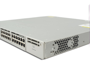 Commutateur Ethernet géré 48 ports C9300-48T-E flambant neuf, licence Network Essentials Layer 2 3 - Product Image 1