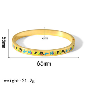 กำไลข้อมือเคลือบทอง 18K สำหรับผู้หญิง แฟชั่นสวยงาม  ทำจากไทเทเนียมสตีล  ลวดลายสีสันสดใส  เครื่องประดับตกแต่ง - Product Image 3