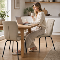 Chaise de salle à manger ergonomique moderne en cuir PU, rembourrée, avec pieds en métal noir, pour restaurant et hôtel, directement de l'usine