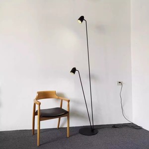 Lámpara de pie de diseño moderno con doble cabezal, metal negro, altura ajustable, fuente de luz LED para sala de estar, dormitorio, estudio. - Product Image 3