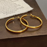 Cincin telinga ukuran besar metalik berkilau sederhana anting-anting trendi baru yang dipersonalisasi dan berlebihan anting-anting Hoop pemakaian harian