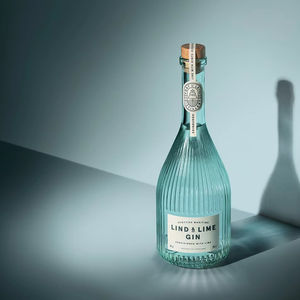 Commercio all'ingrosso 750ml Mini vetro bottiglia di liquore verticale striscia di Design con sughero di sigillatura per <span class=keywords><strong>Gin</strong></span> Whisky Vodka e Tequila - Product Image 1