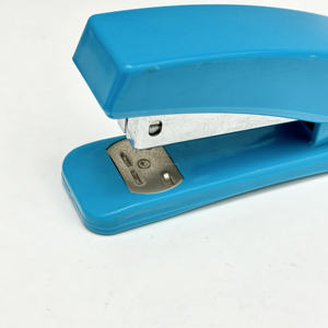 Agrafeuse standard classique pour étudiants Agrafeuse bureau Agrafeuse universelle couramment utilisée - Product Image 4