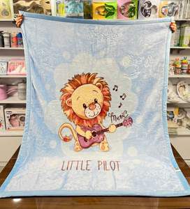 Couverture d'emmaillotage en flanelle 100% polyester pour enfants à prix réduit Couverture de réception en flanelle imprimée de dessins animés de taille personnalisée - Product Image 1