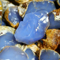 Vente en gros de pierres brutes de cristal de roche de grande taille, pierres brutes de calcédoine bleue turque de haute qualité pour l'art et les objets de collection DIY