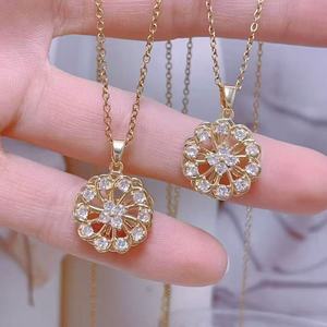 Collier pendentif de remise de diplôme 2026, breloque en cristal en forme de toque, cadeau commémoratif, bijoux en gros - Product Image 3