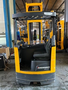 Jungheinrich ETV214 7.4m 1.4ton Carretilla Retráctil Usada con Motor, Caja de Cambios, Bomba y Motor - Excelente Estado Shanghái China - Product Image 3