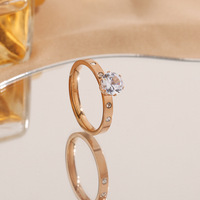 Bijoux en acier inoxydable Bagues de luxe en zircon cubique Bague de mariage pour femme Bague en acier au titane 316 Plaqué or 18 carats Vente en gros