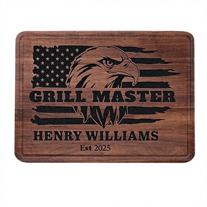 Tagliere Personalizzato per Barbecue - Design Aquila Bandiera Americana Incisa su Legno, Realizzato a Mano, Resistente ai Coltelli, Regalo Durevole - Product Image 1