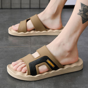 Claques d'Été Tendance pour Hommes, Extérieur, Antidérapantes, Personnalisables, pour la Maison et le Bain, Chaussures Sandales 2024 - Product Image 1