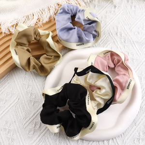 Bphne mejor selección personalizada marcas famosas Malla tela letra blanco y negro pelo Scrunchie - Product Image 3