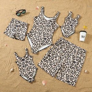 Nuovi Costumi da Bagno Coordinati per Famiglia: Bikini, Gonne, Pantaloncini, Set Floreali Estivi per Mamma, Papà e Bambini - Product Image 6