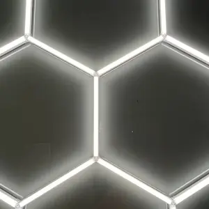 北欧のDiyは家の装飾のためのアルミニウムRgb六角形の導かれたライトを組み立てました