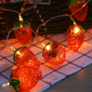Nouvelles guirlandes lumineuses LED en plastique pour l'extérieur et l'intérieur avec un design en forme <span class=keywords><strong>de</strong></span> fraise, éclairage décoratif <span class=keywords><strong>de</strong></span> Noël pour la maison, pour ajouter <span class=keywords><strong>de</strong></span> la joie aux fêtes - Product Image 4
