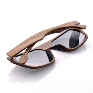 Vente en gros, lunettes <span class=keywords><strong>de</strong></span> <span class=keywords><strong>soleil</strong></span> en <span class=keywords><strong>bois</strong></span> faites à la main pour hommes, monture en <span class=keywords><strong>bois</strong></span> polarisée, Logo personnalisé Y2K, fabrication <span class=keywords><strong>de</strong></span> lunettes <span class=keywords><strong>de</strong></span> <span class=keywords><strong>soleil</strong></span> - Product Image 6