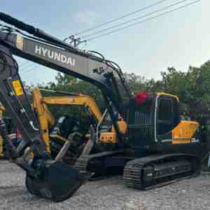 Escavatore Usato Originale Hyundai 220LC-9s di Alta Qualità a Prezzo Conveniente, 22 Tonnellate, Idraulico Cingolato per Costruzioni, Disponibile - Product Image 1